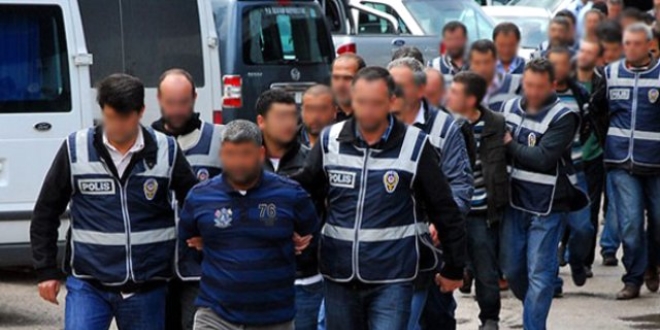Van merkezli 3 ilde FETÖ operasyonu: 14 polis gözaltında
