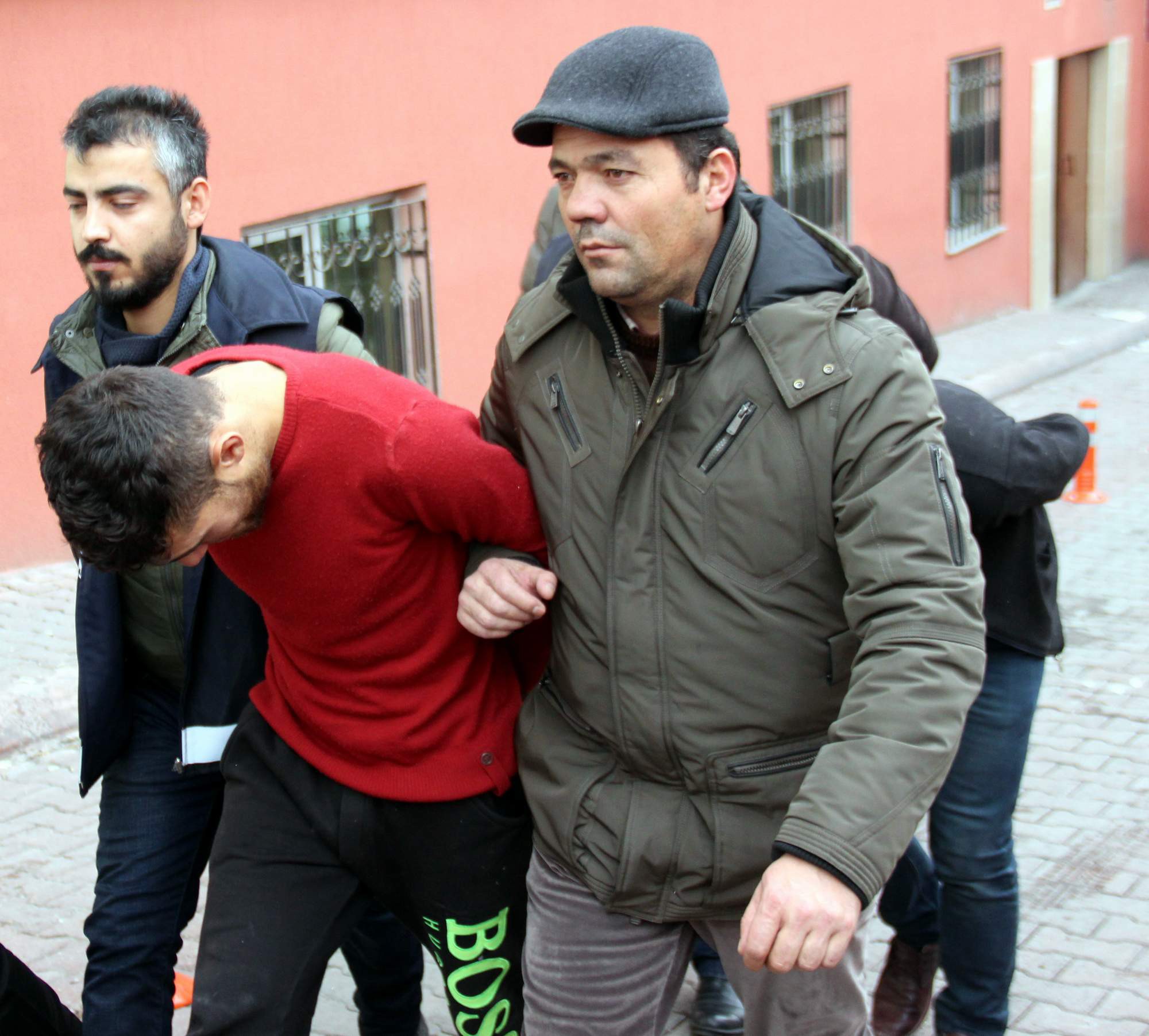 Iraklı emlakçıyı öldüren 4 Suriyeli gözaltına alındı