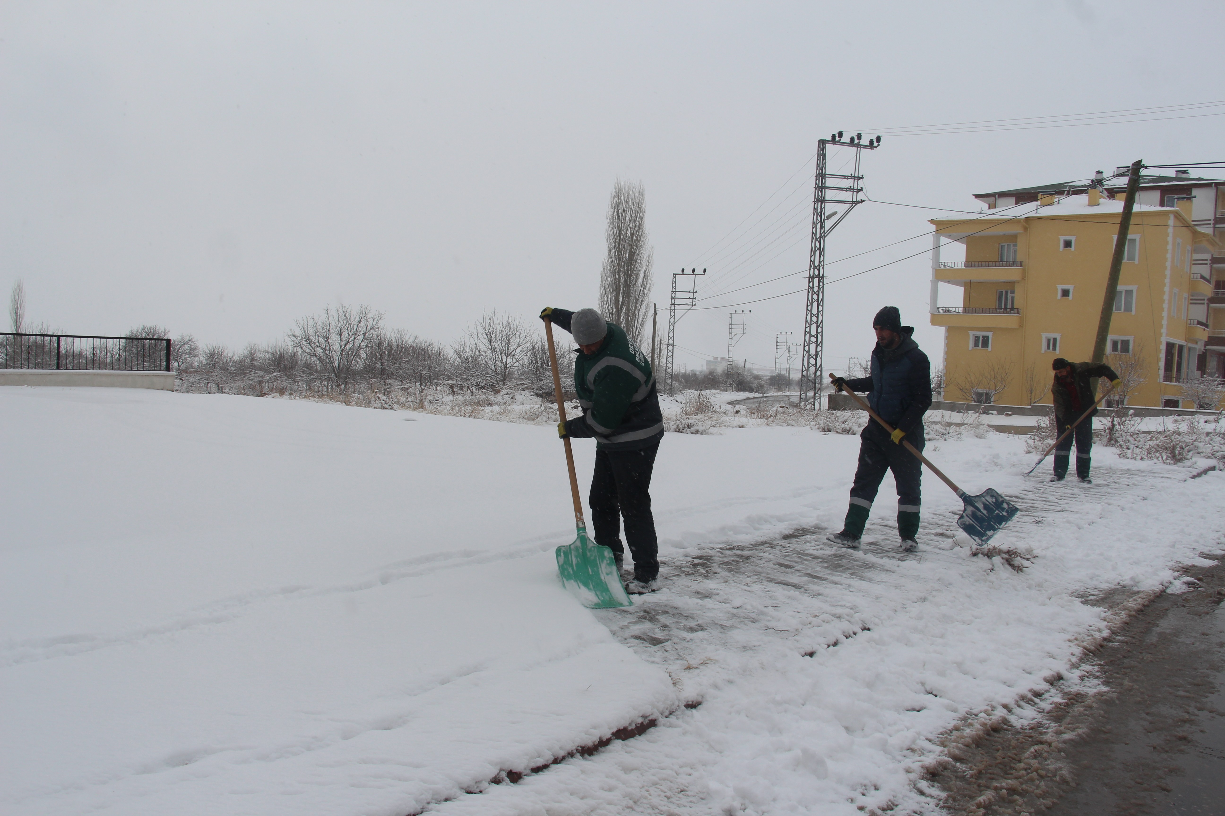 Develi belediyesinin kış çalışmaları devam ediyor