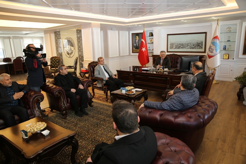 AK Parti Melikgazi Yönetim Kurulu Başkan Büyükkılıç’ı ziyaret etti