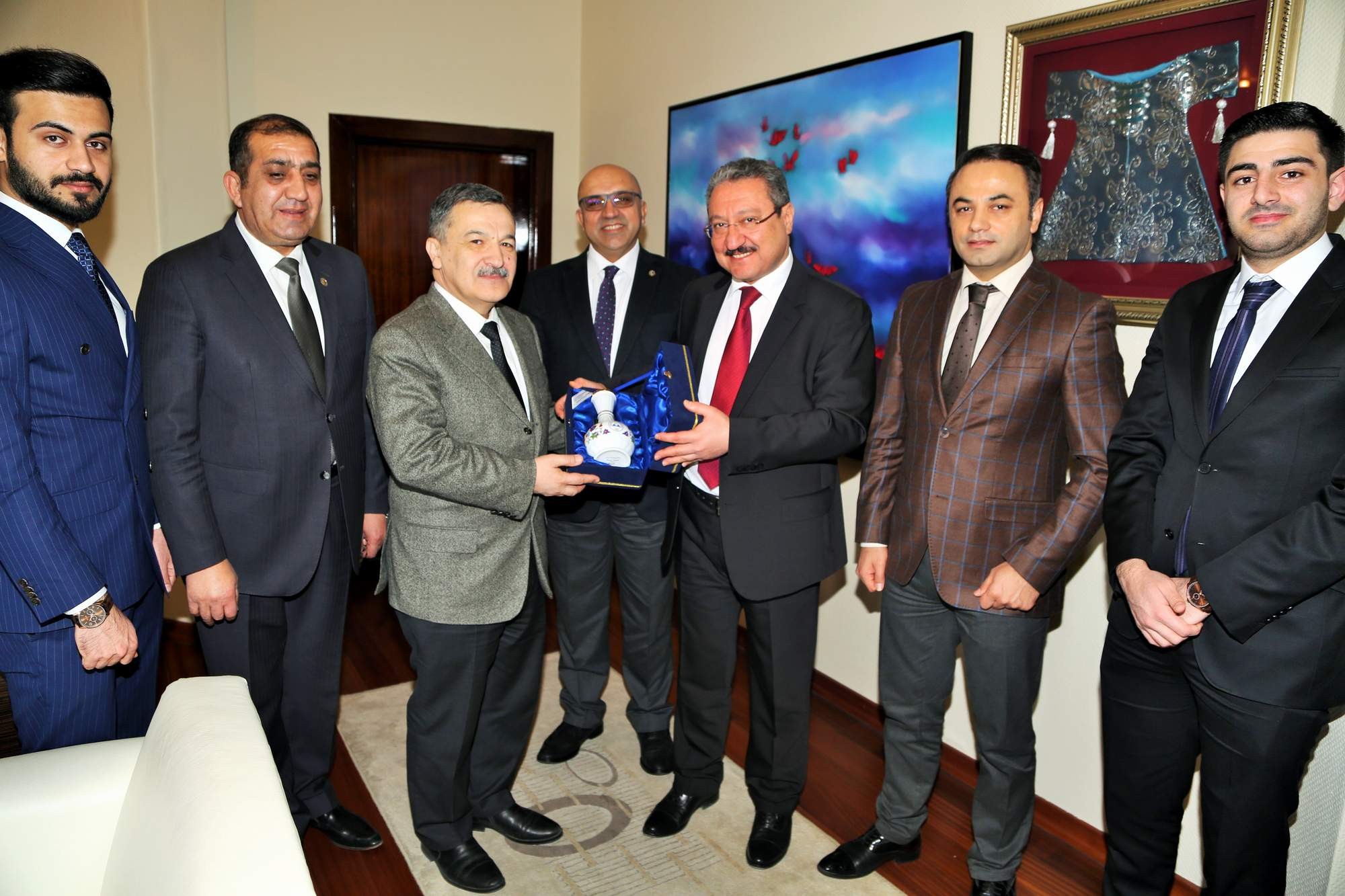 Azerbaycan Milletvekili Mirzezade Rektör Güven’i ziyaret etti