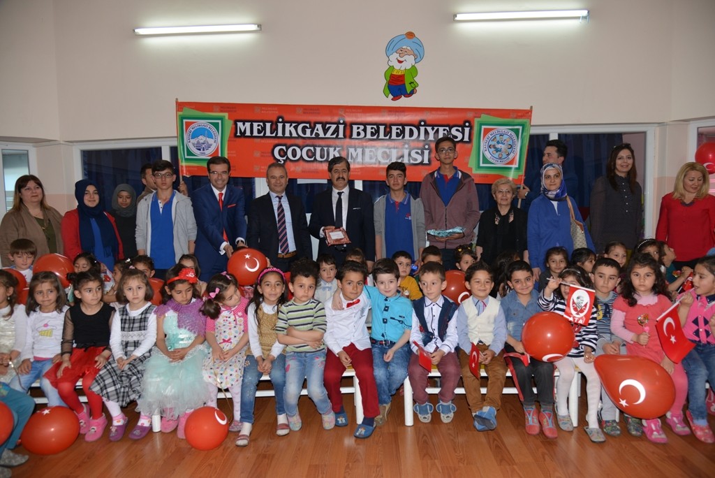 Melikgazi Belediyesi Çocuk Meclisi’nden dilek Ağacı Projesi