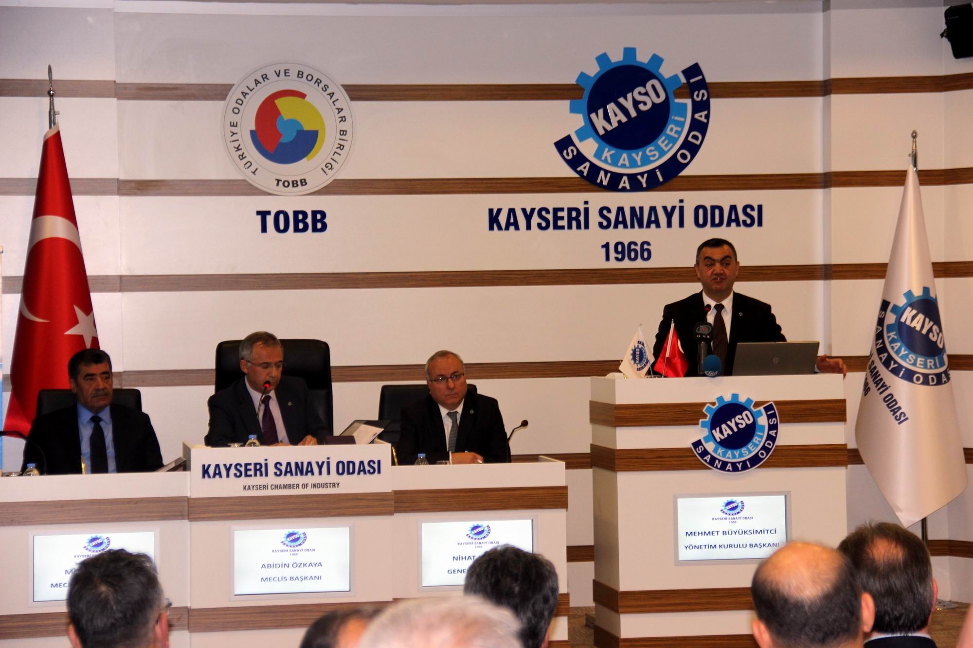KAYSO Yönetim Kurulu Başkanı Mehmet Büyüksimitçi: “Üniversite-sanayi işbirliğini lafta değil gerçekte oluşturmalıyız”
