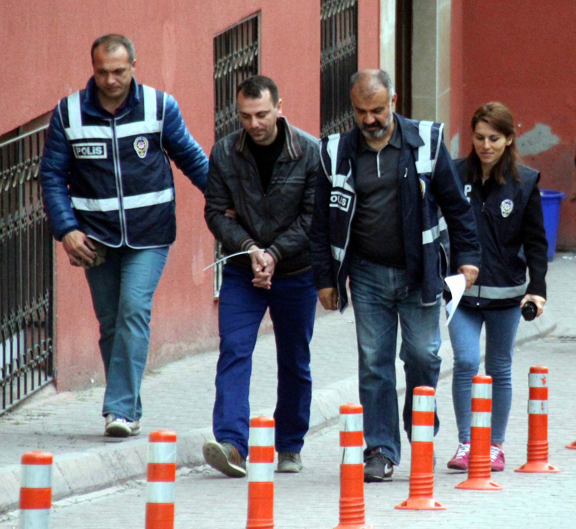 Kayseri’de Bylock’cu polislere operasyon: 20 gözaltı