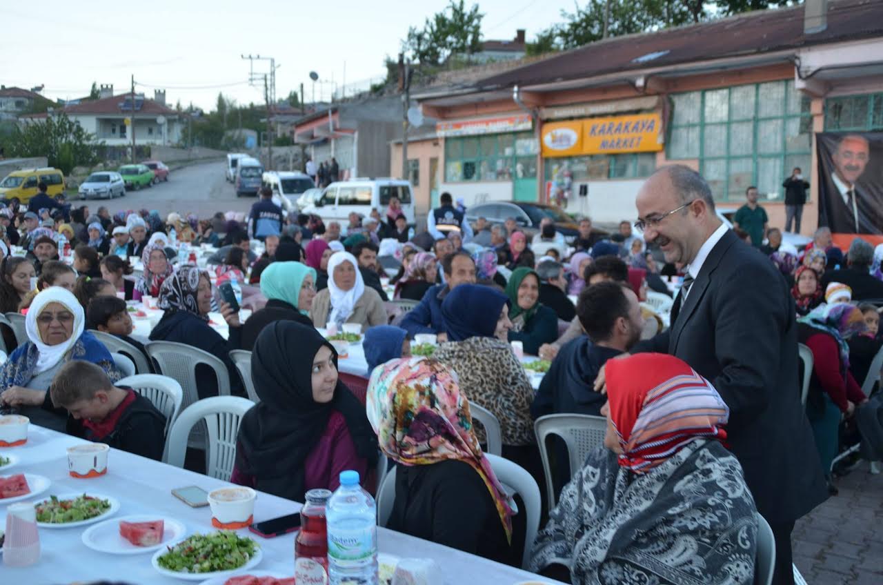 Bünyan Belediyesi binlerce vatandaşı aynı iftar sofrasında buluşturuyor