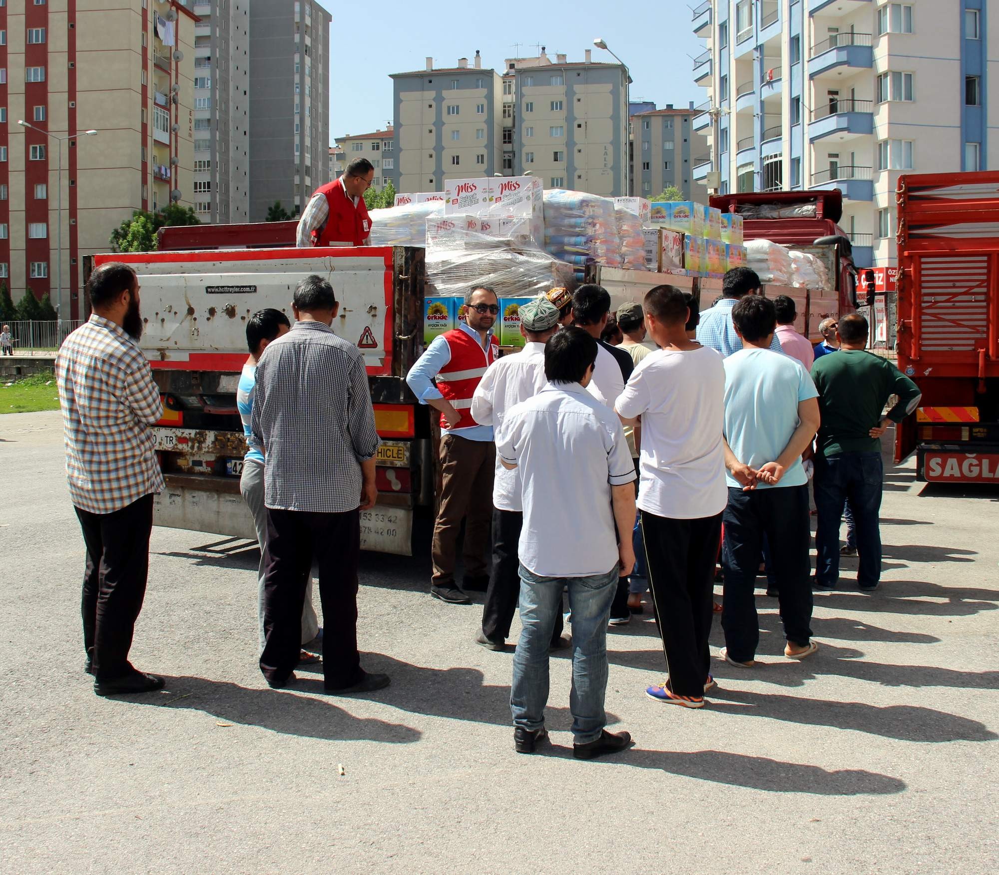 Türk Kızılay’ından Doğu Türkistanlılara yardım