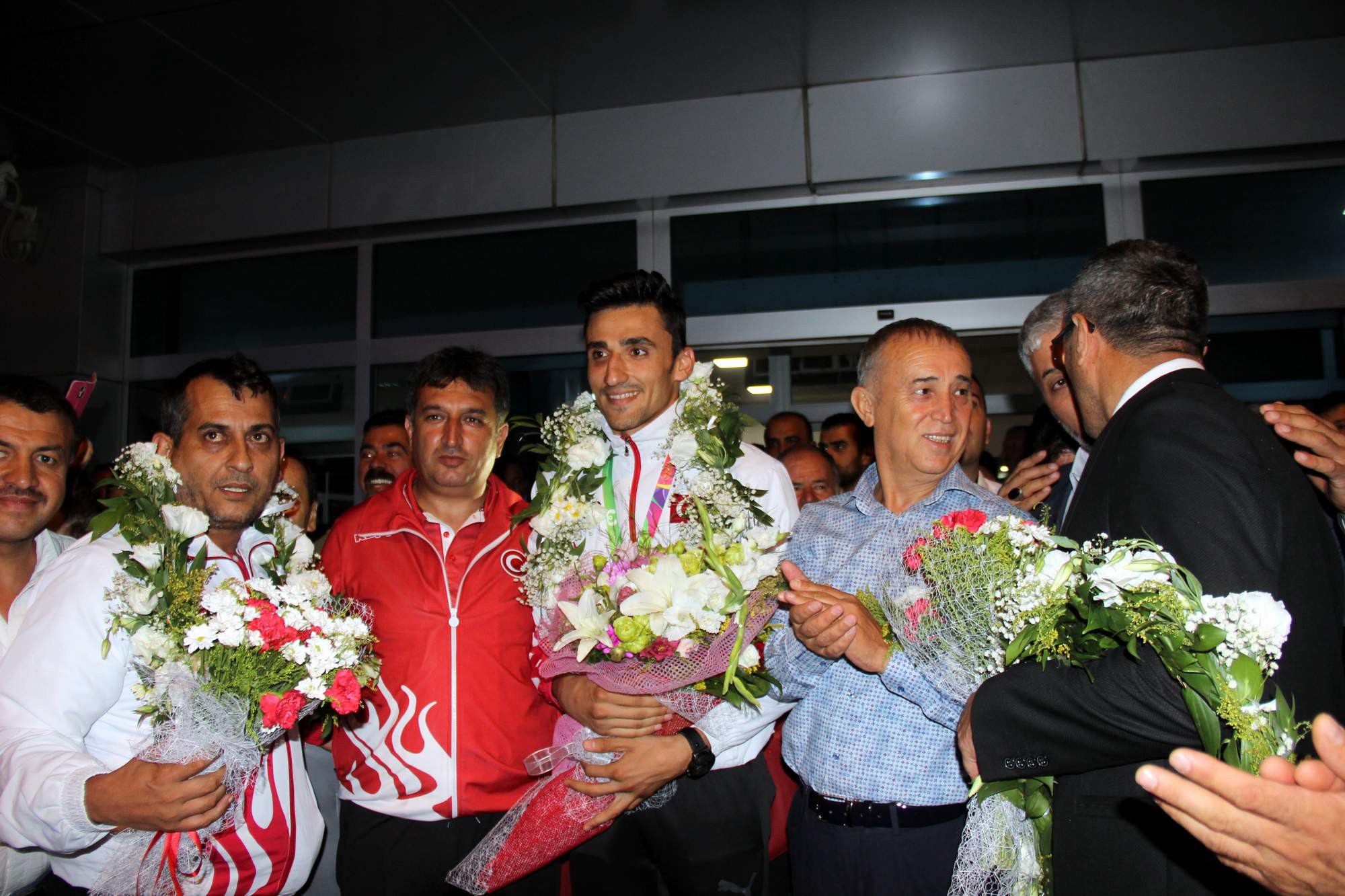 Dünya şampiyonu Ali Doğan memleketinde mehterle karşılandı