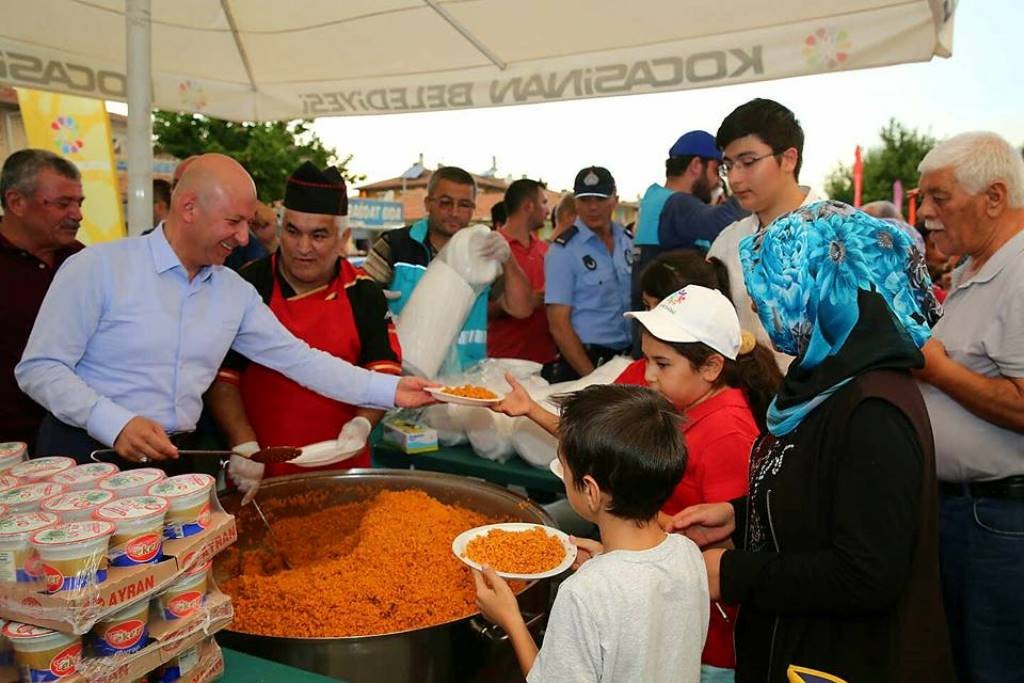 Başkan Çolakbayrakdar, “Sokak oyunları, Kayseri’nin sosyal hayatına renk katıyor”