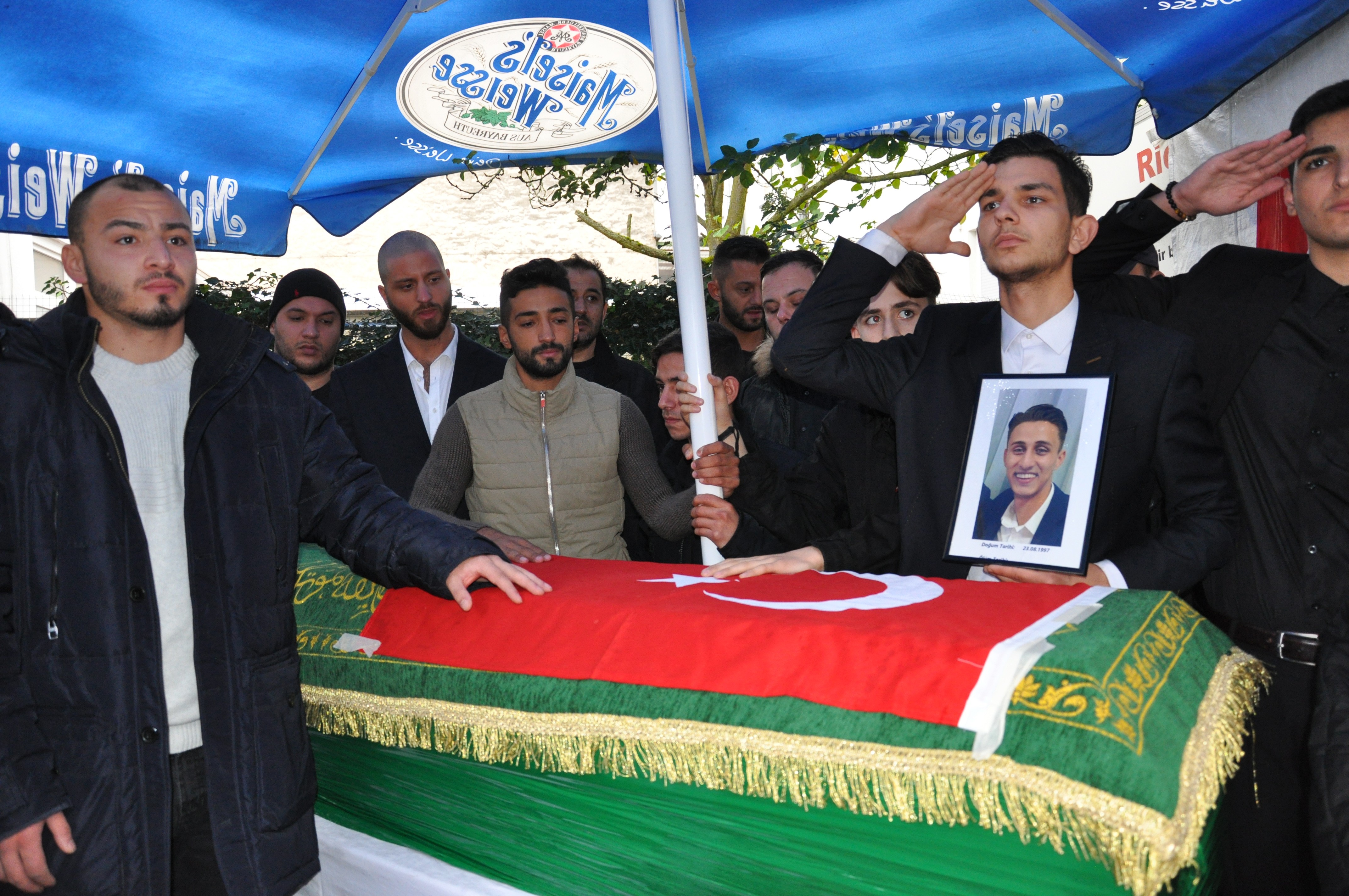 Kazada ölen Türk genci tekbirlerle Türkiye’ye uğurlandı