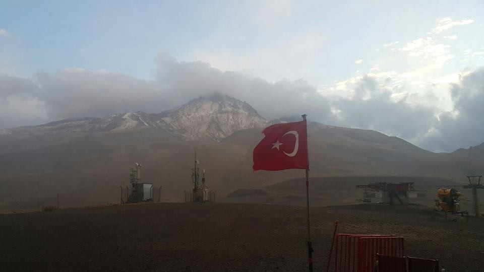 Erciyes Dağı’na ilk kar yağdı