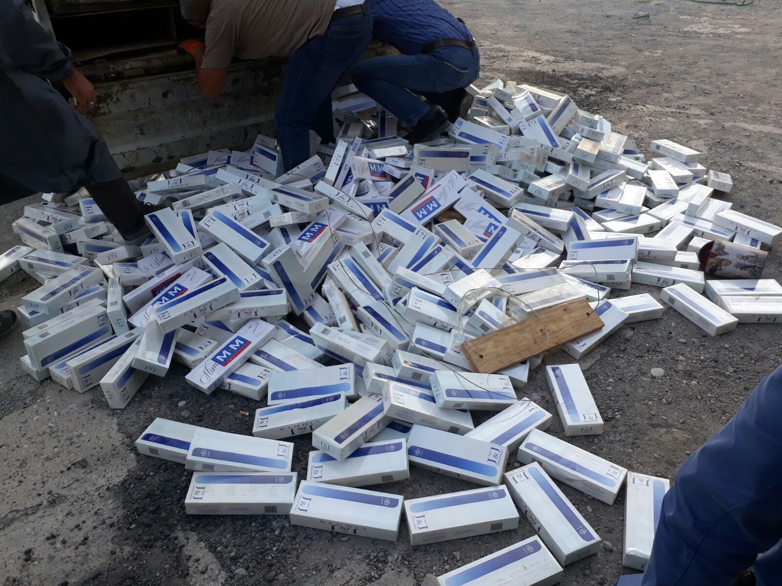 15 bin paket gümrük kaçağı sigara ele geçirildi