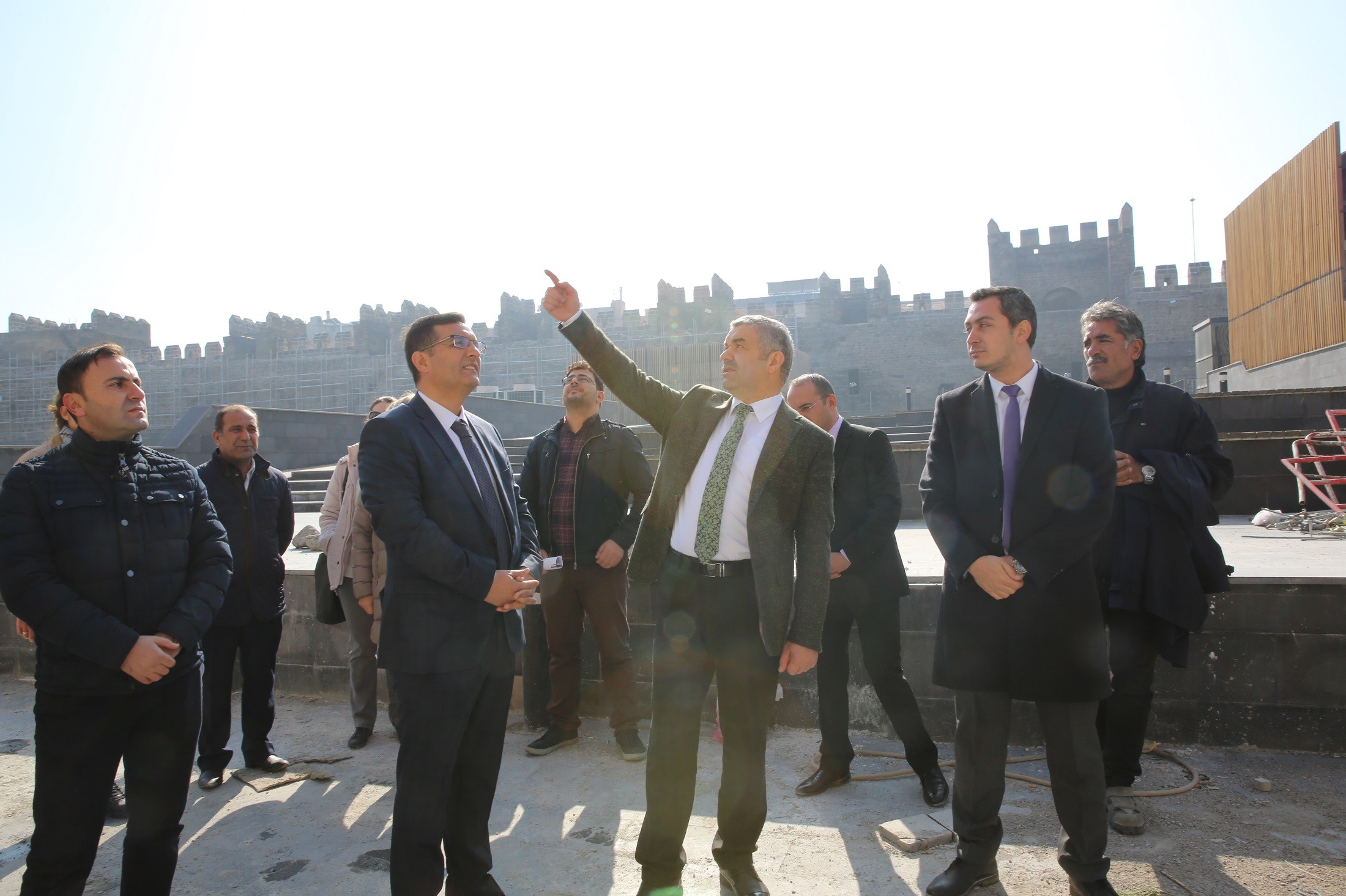 Başkan Çelik, Tarihi Kayseri Kalesi’ndeki restorasyon çalışmalarını takip etti