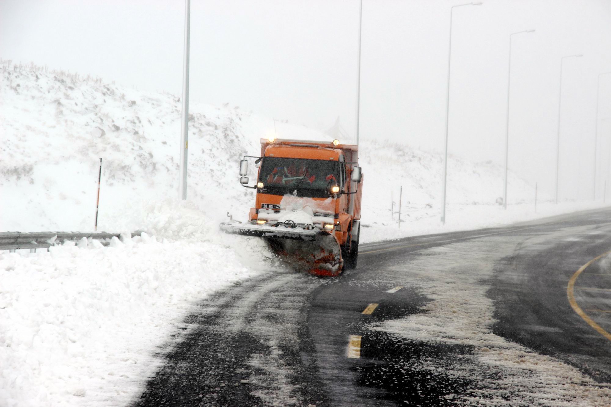 Erciyes’te etkili kar yağışı