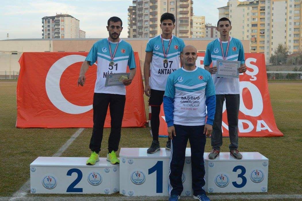Ülkü Ocakları Kayseri’de düzenlenen ‘koşu ve bisiklet’ yarışlarında derece yaptı