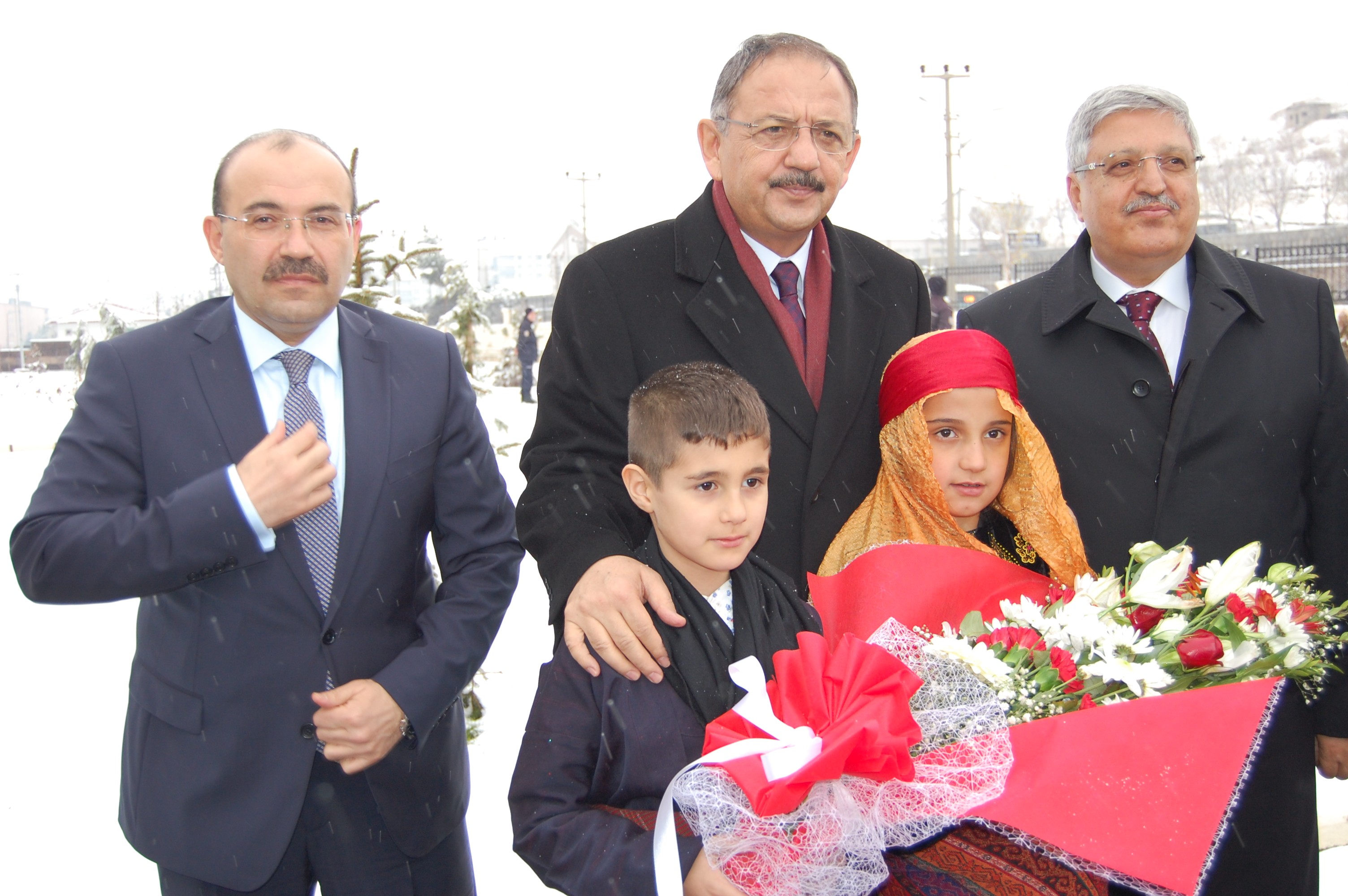 Çevre ve Şehircilik Bakanı Mehmet Özhaseki: “Dost köyüne bahanesiz gelinmezmiş”