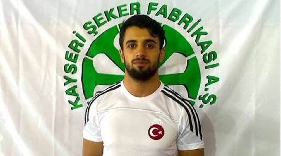 Kayseri Şekersporlu Milli Güreşçi Ekrem Öztürk Rize’de Türkiye Şampiyonu oldu