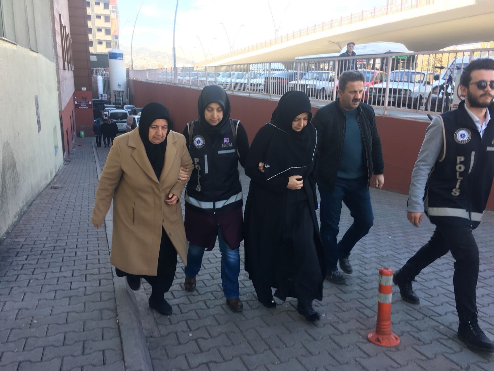 Boydak ailesinden gözaltına alınan 3 kişi adliyeye sevk edildi