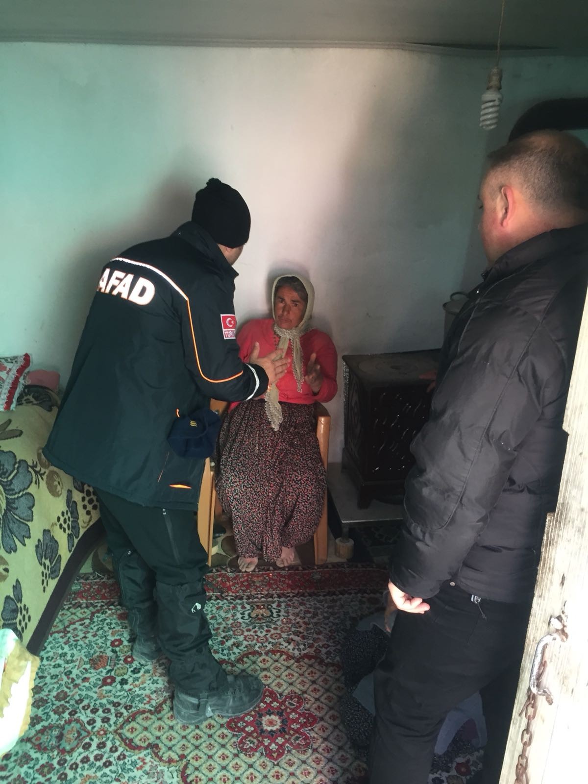 Kaybolan kadını AFAD ve Jandarma buldu