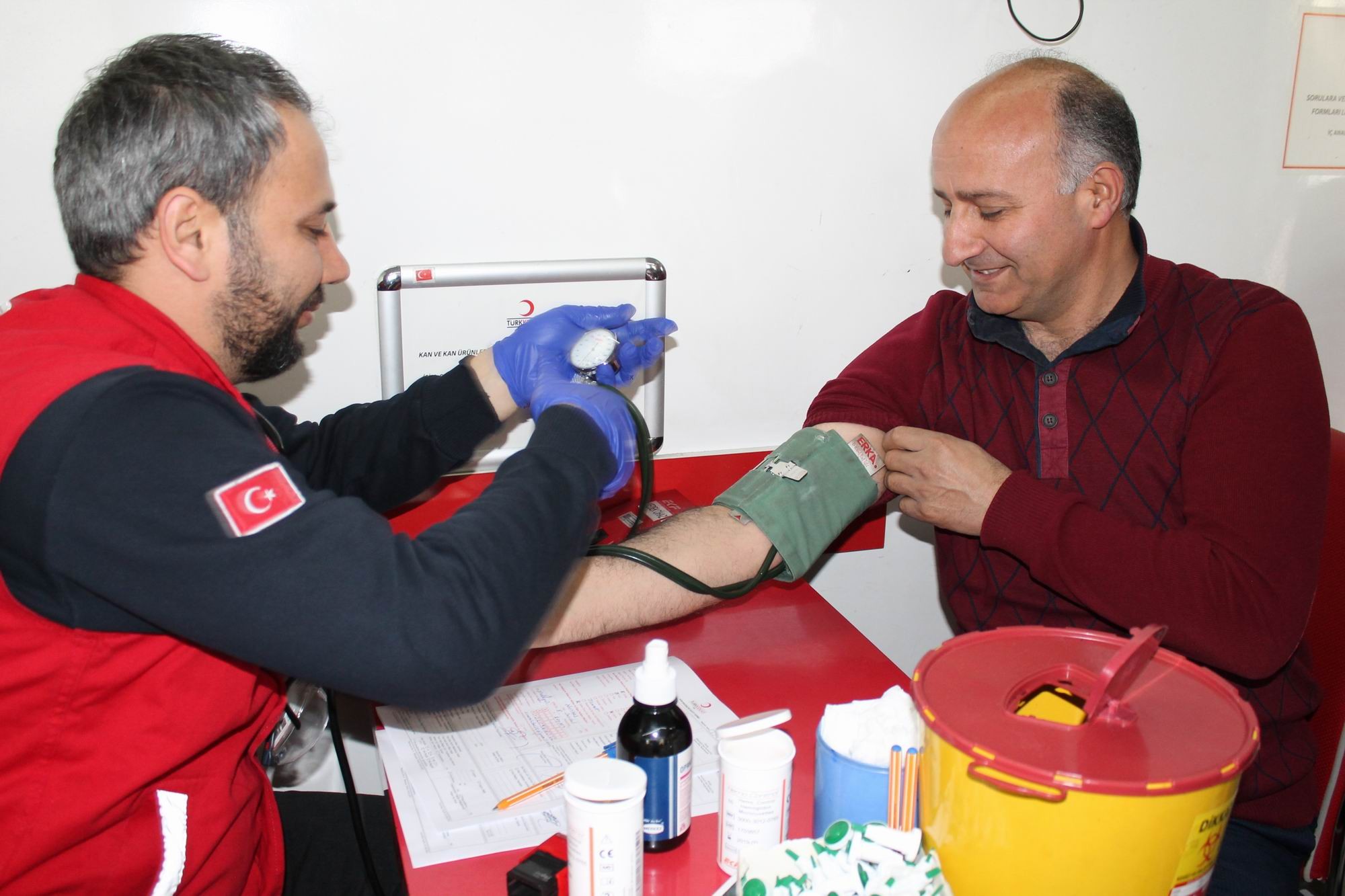 Saadet Partililer Zeytin Dalı Operasyonu için kan bağışı yaptı