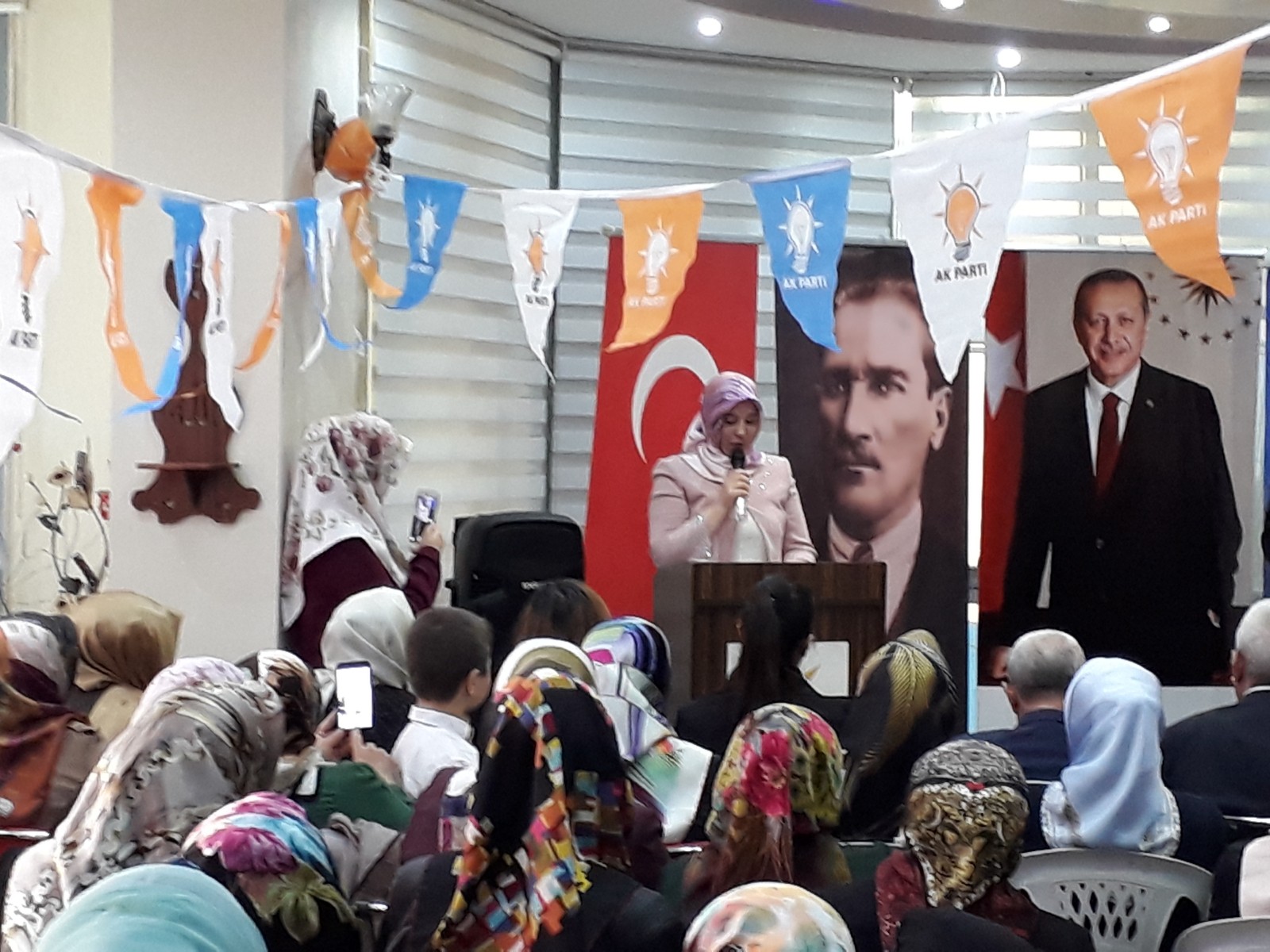 Develi AK Parti Kadın Kolları yeni başkanını seçti