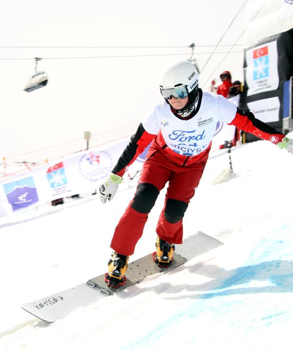 Snowboard Dünya Kupası yarışları başladı