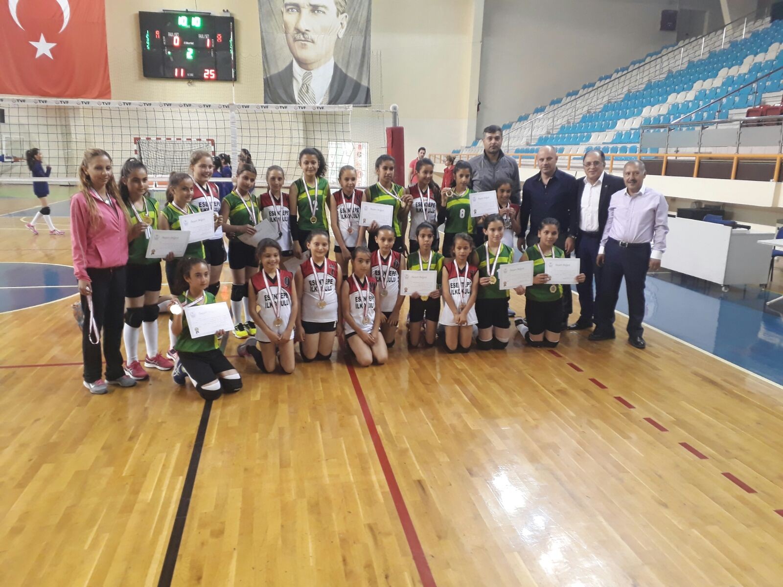 Okullararası Voleybol Küçükler Yarı Final Müsabakaları sona erdi