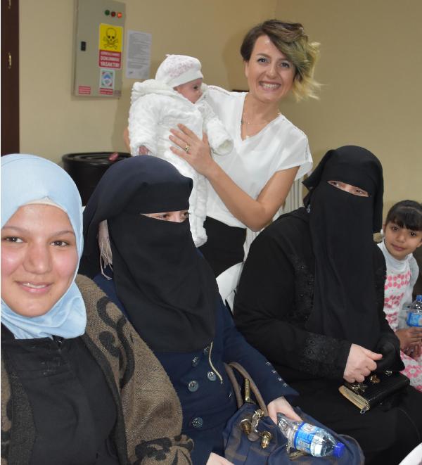 Suriyeli kadınlara anne-bebek sağlığı eğitimi