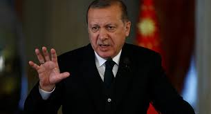 Cumhurbaşkanı Erdoğan: “Ben meydanlarda terörü anlatıyorum, o ise terörle mücadele eden bir kahraman komutanın üzerine gidiyor”