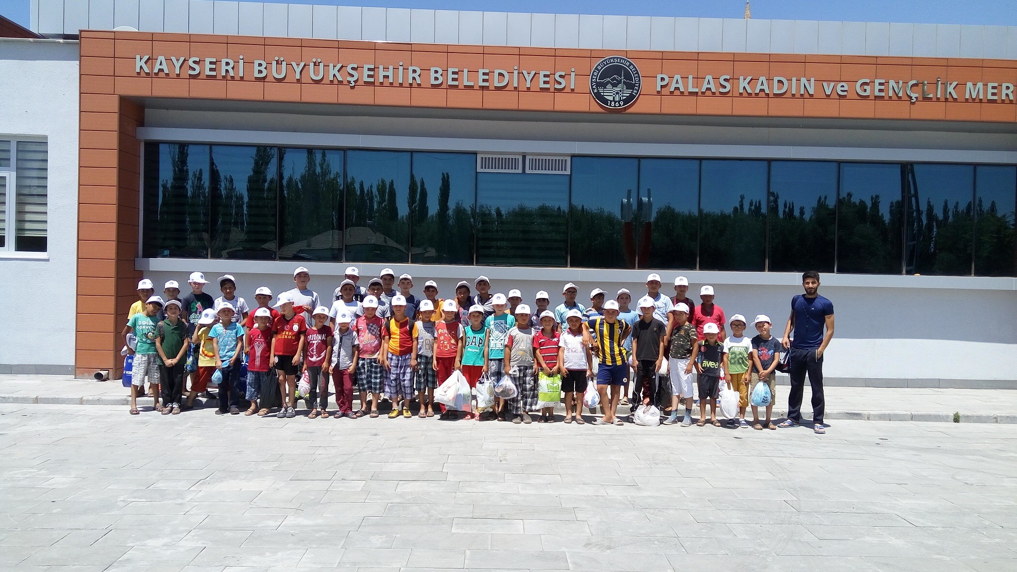 Büyükşehir Belediyesi yaz okullarını ilçelere de taşıdı
