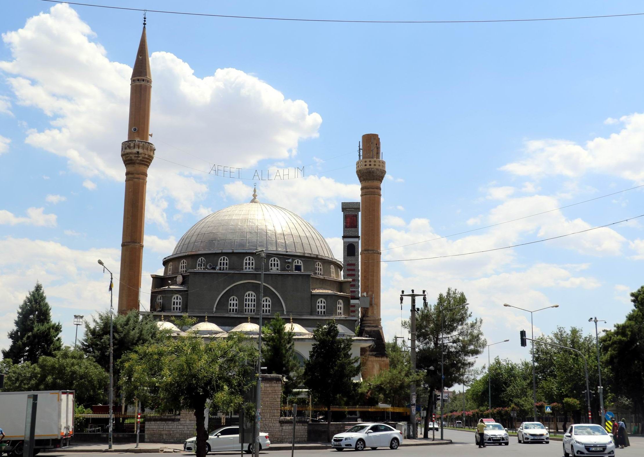 Diyarbakır’da yıldırım düşen minare onarılacak