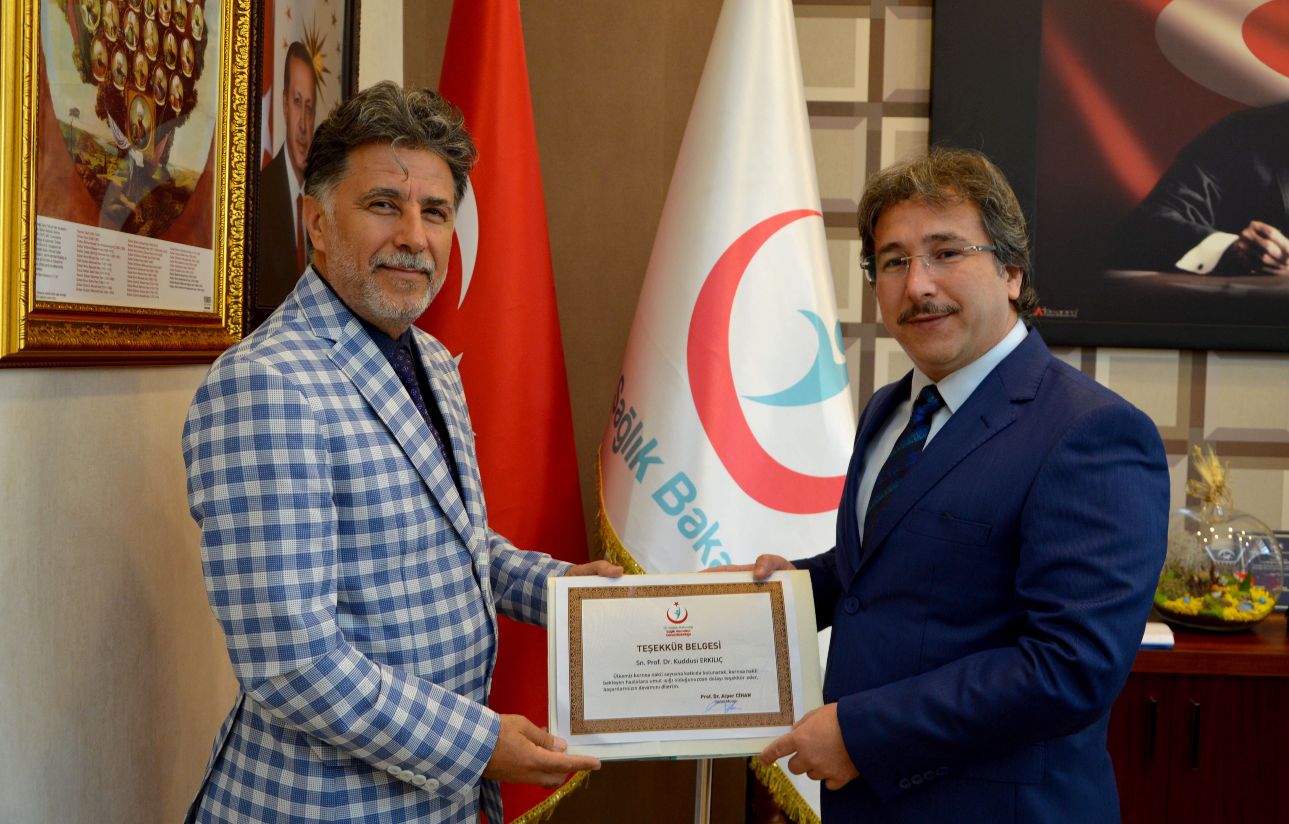 En Çok Kornea Nakli Yapan Prof. Dr. Kuddusi Erkılıç’a Sağlık Bakanlığı’ndan Teşekkür Belgesi