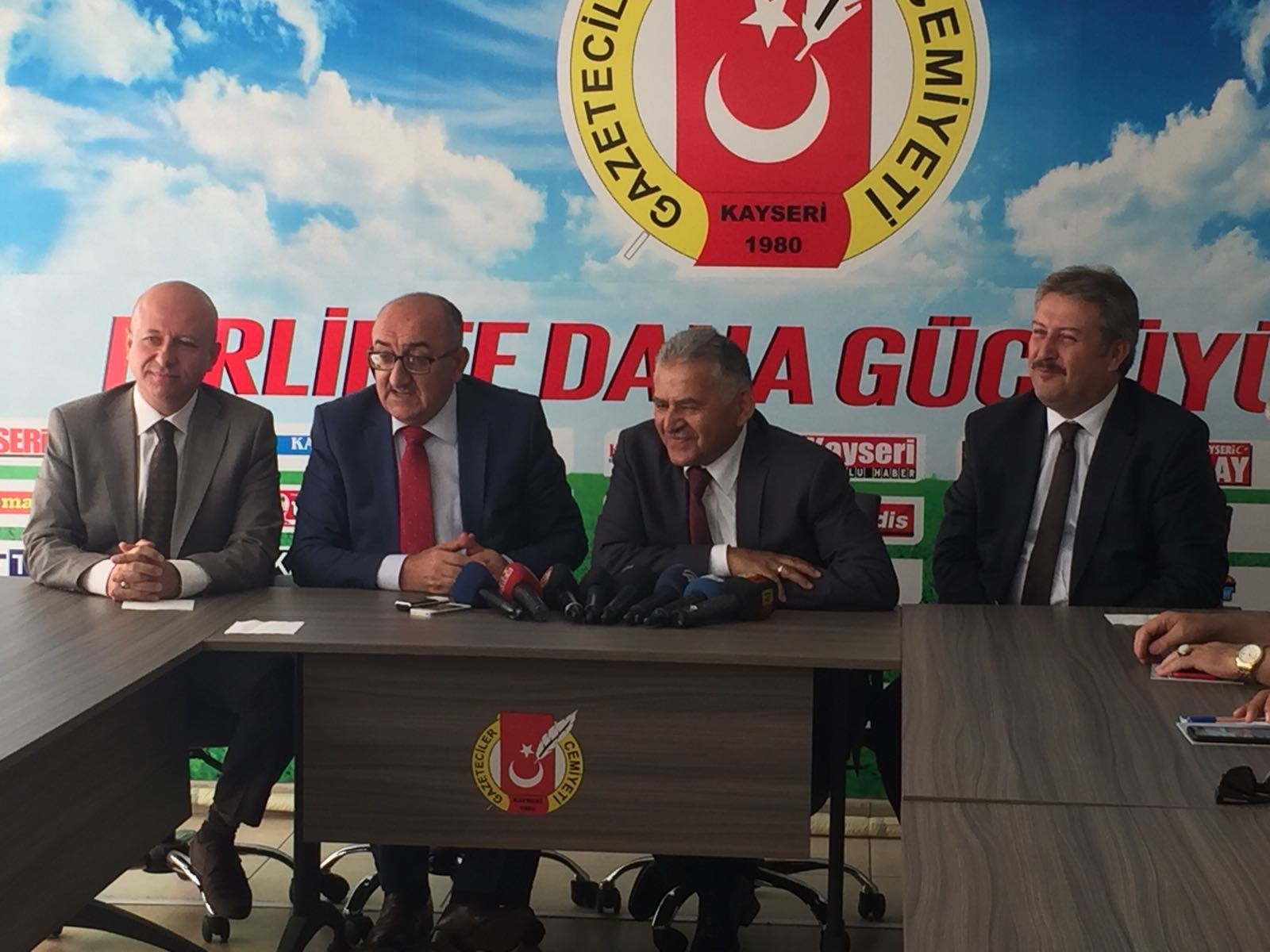 Belediye Başkanları Kayseri Gazeteciler Cemiyeti’ni Ziyaret Etti