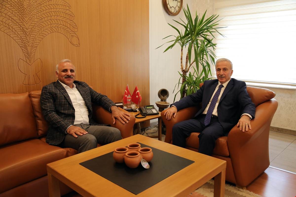 Van Valisi Murat Zorluoğlu’ndan Vali Süleyman Kamçı’ya ziyaret