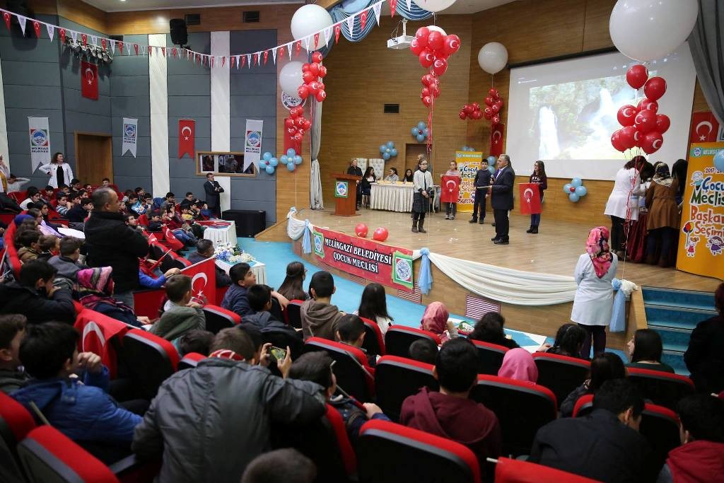 Melikgazi Belediyesi Çocuk Meclisi Eğitim Dönemine Başladı