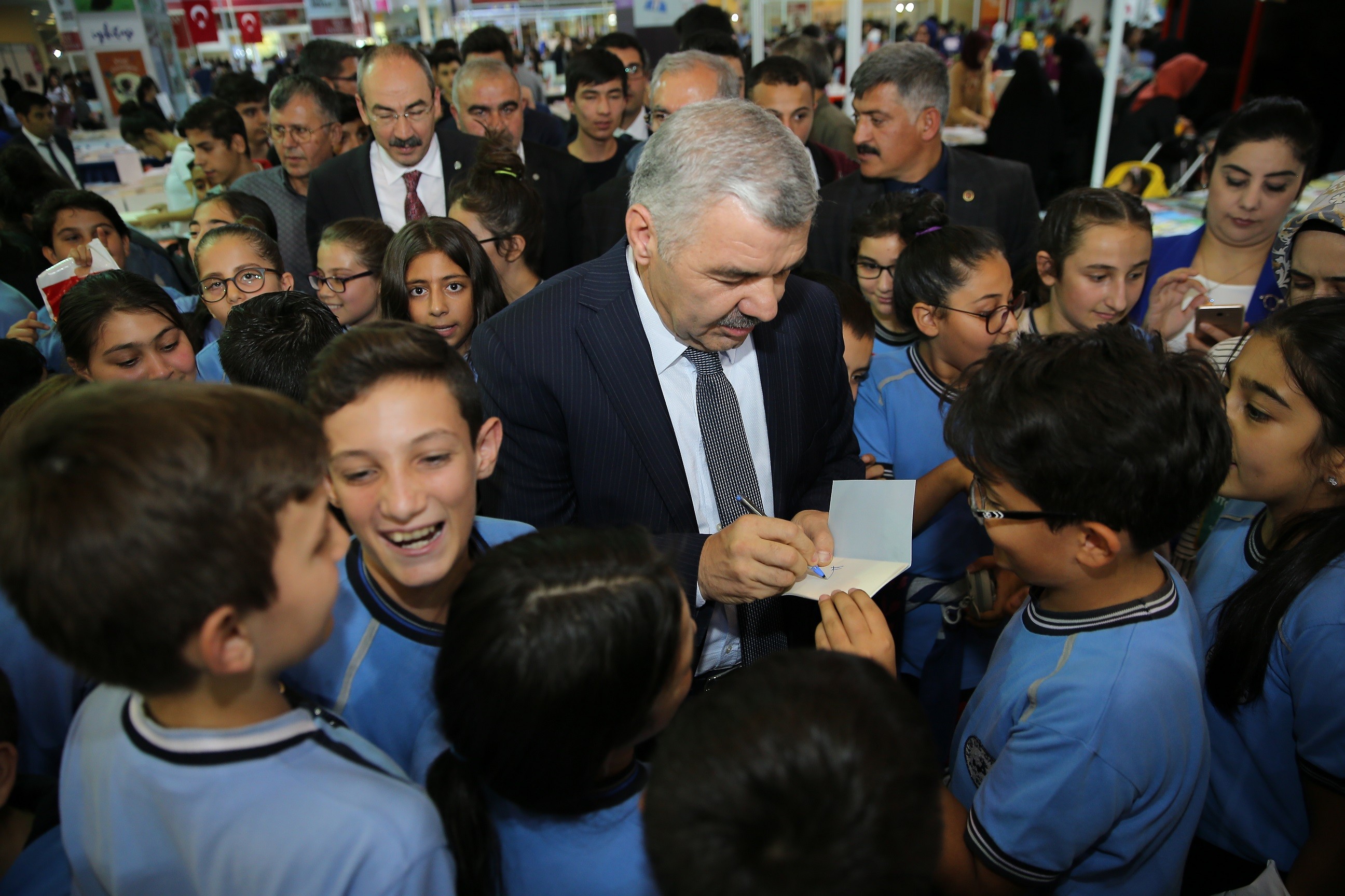 Başkan Çelik, KTO Başkanı Gülsoy ile Kitap Fuarı’nı gezdi