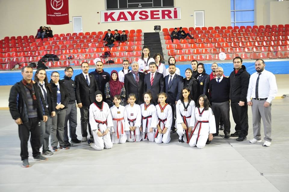 Okullar arası Taekwondo müsabakaları tamamlandı