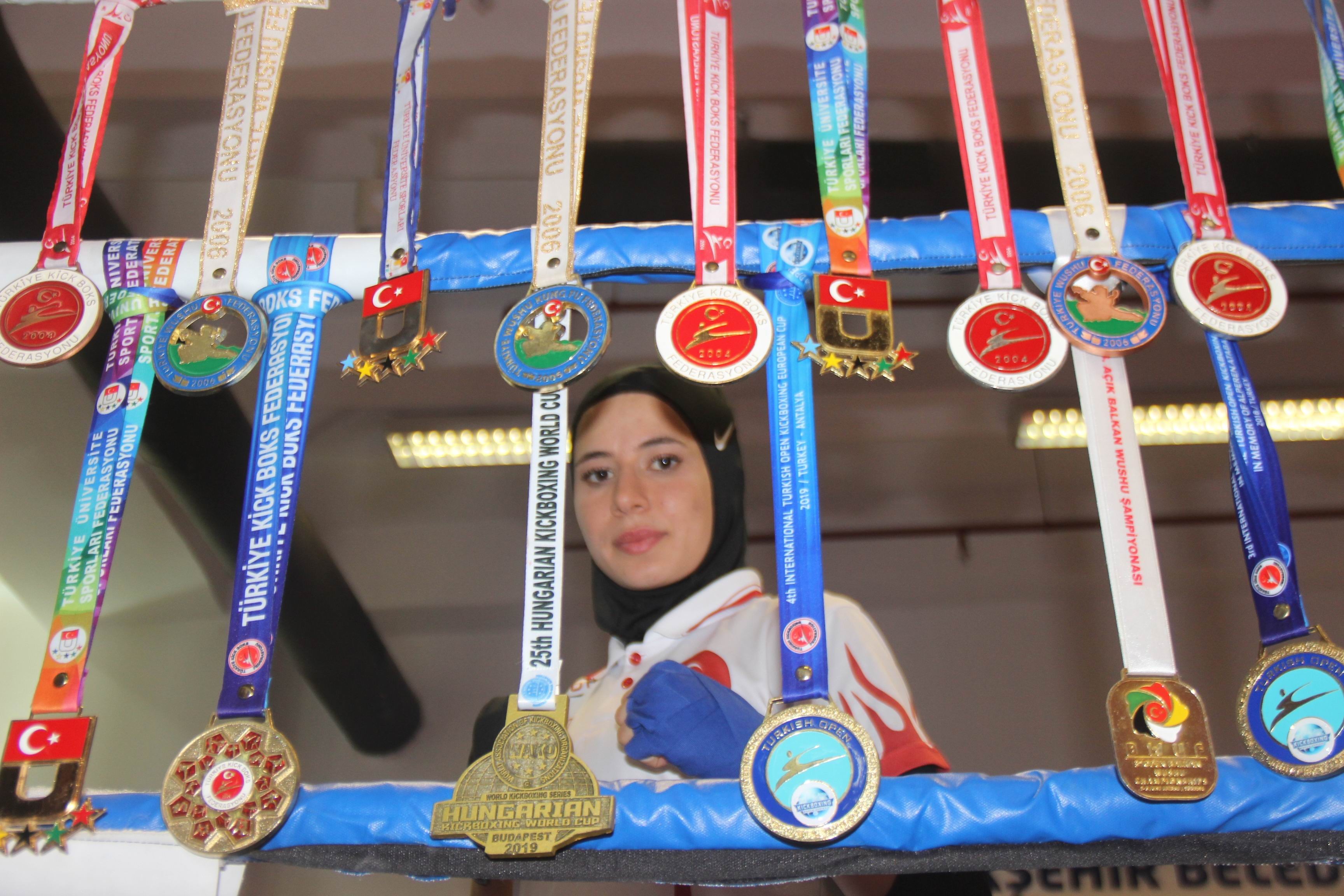 Kicboksun altın kızının hedefi dünya şampiyonluğu