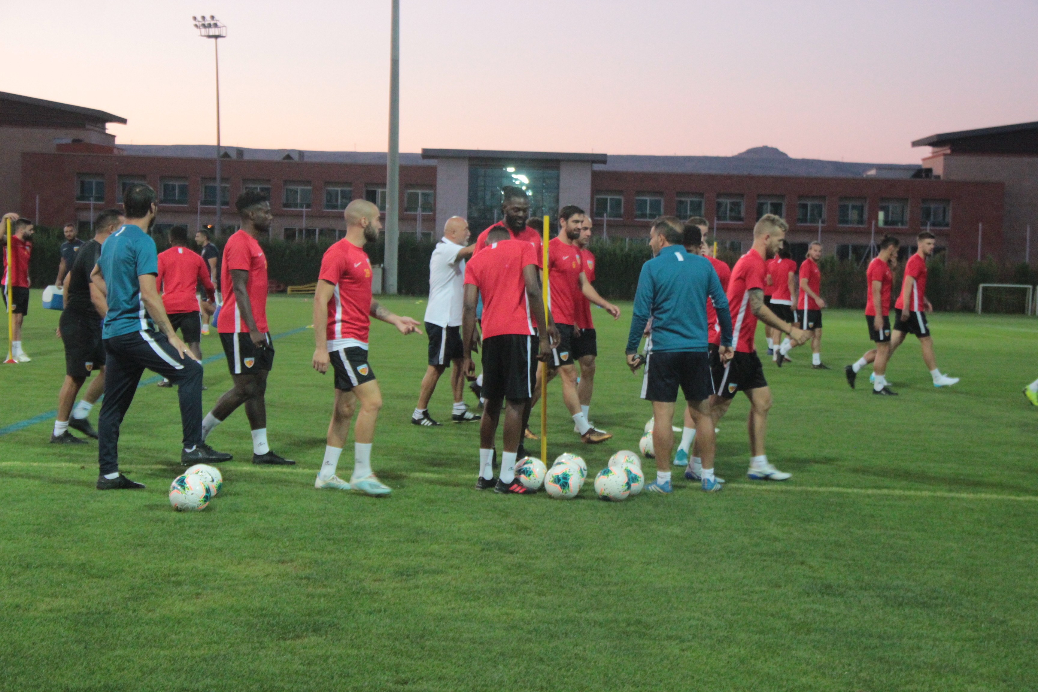 Kayserispor’da Galatasaray Hazırlıkları Devam Ediyor