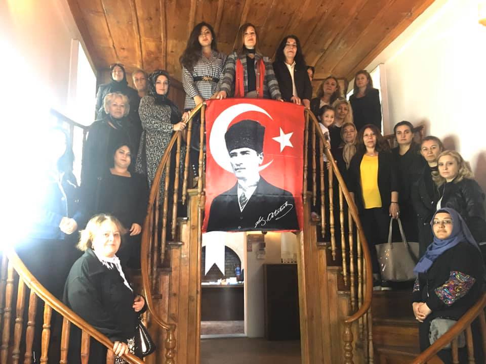 MHP Kadın Kolları’ndan Atatürk Evi’ne Ziyaret