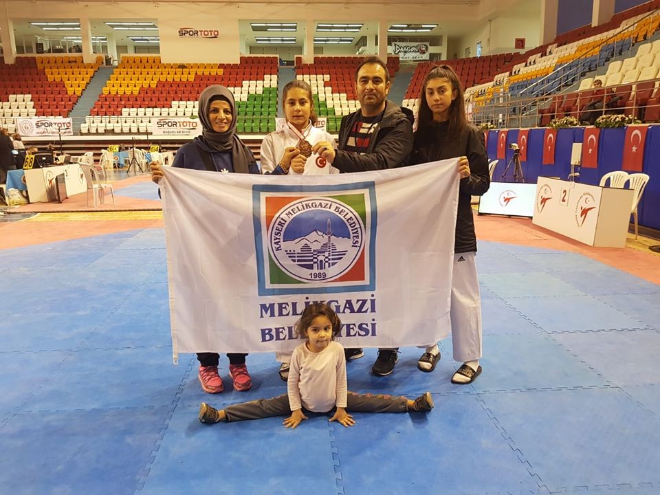 Fatma Arslan, Gençler Taekwondo Şampiyonası’nda Türkiye Üçüncüsü oldu