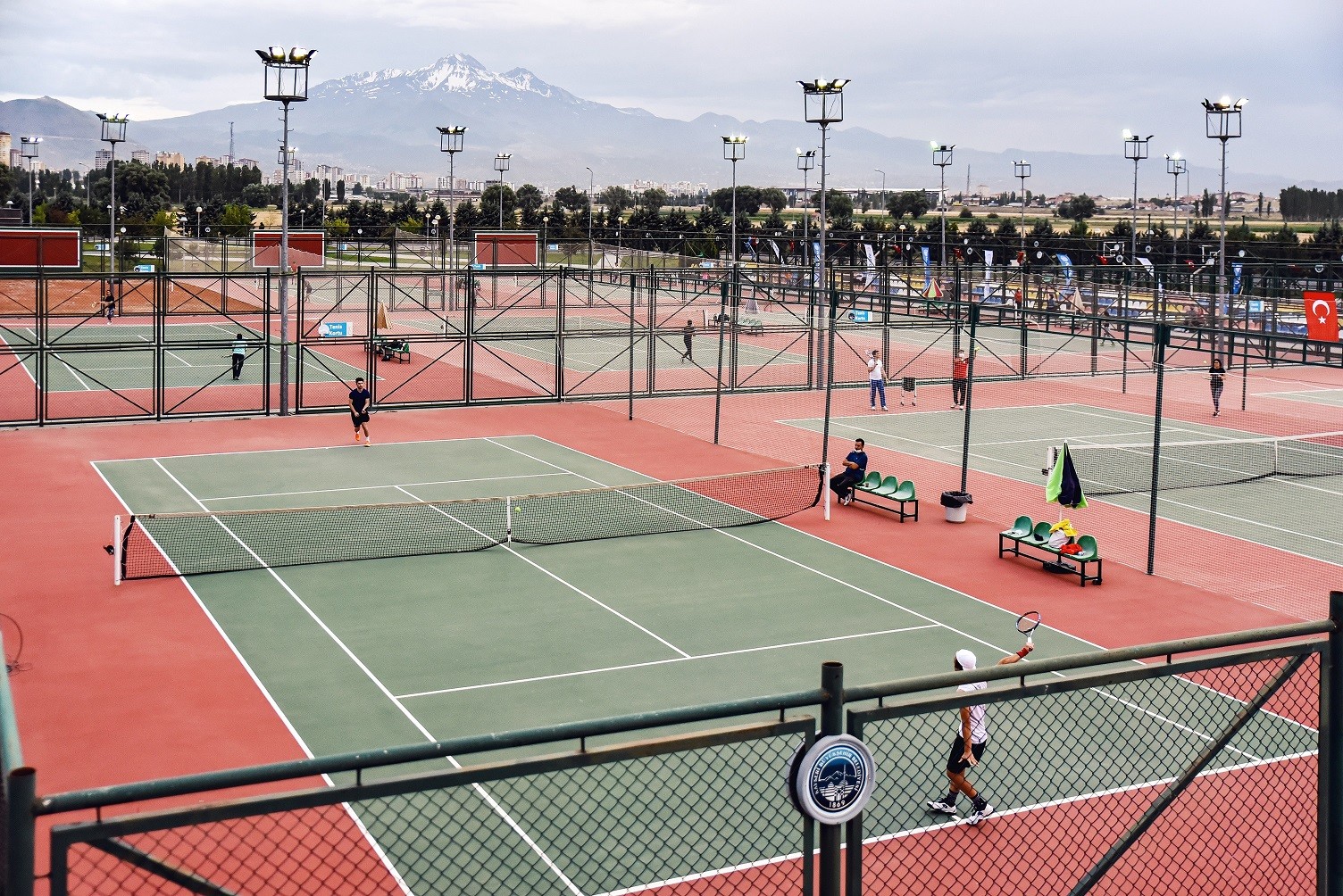 Büyükşehir’den 15 Temmuz’un anısına tenis turnuvası
