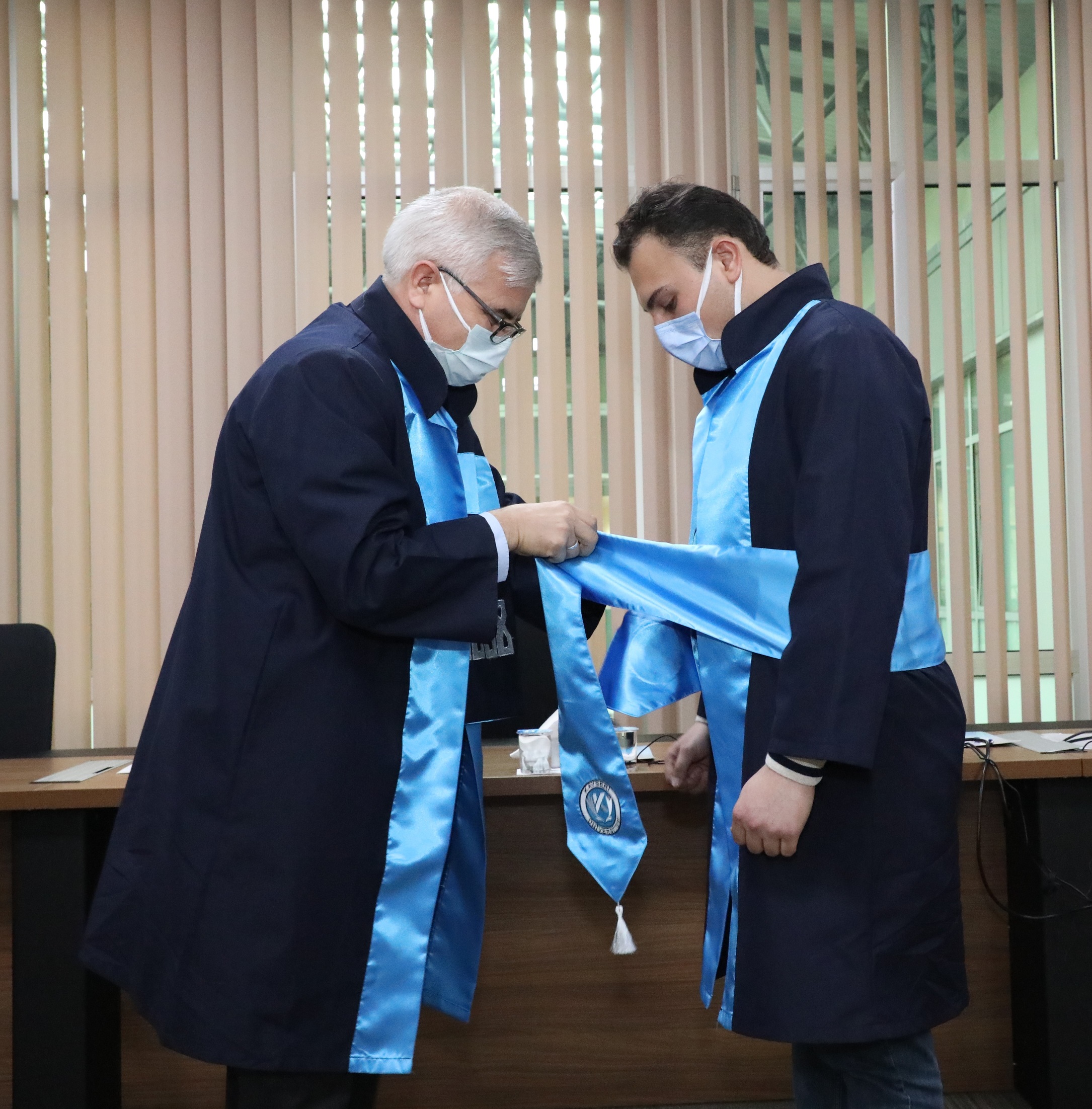 İş Güvenliği Uzmanlığı Sınavında Birinci Olan Kayseri Üniversitesi Mezununa Diplomasını Rektör Takdim Etti