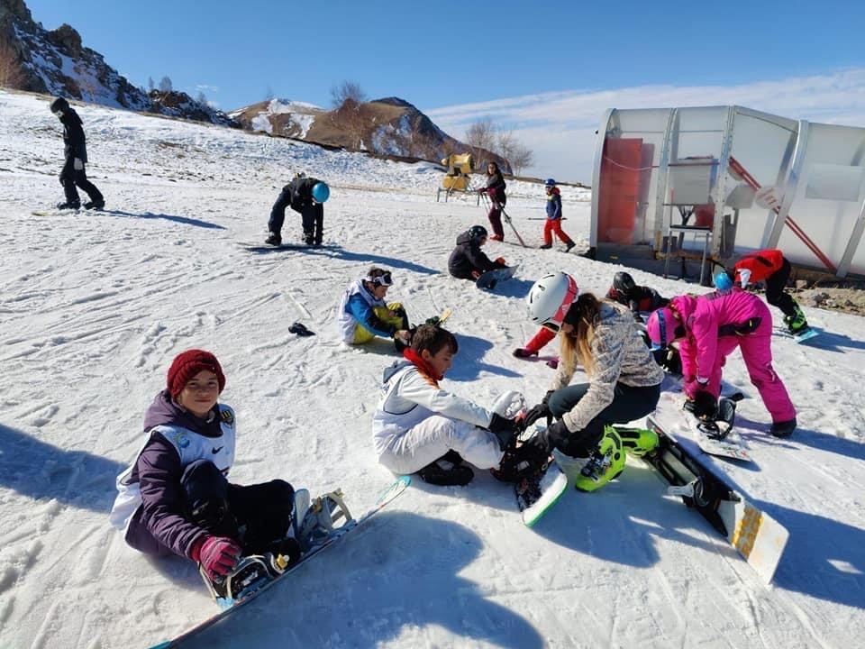 Yahyalılı çocuklara kayak eğitimi