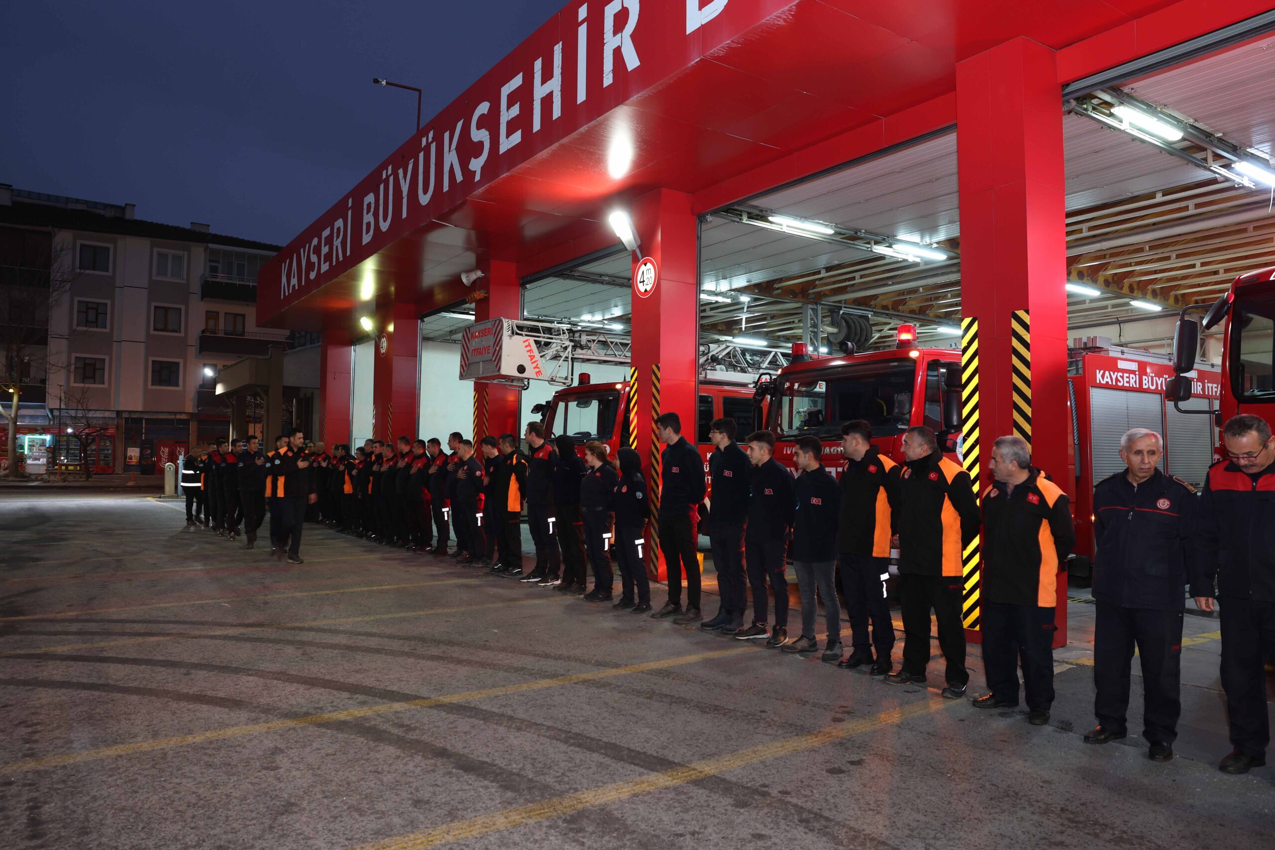 KAYSERİ İTFAİYESİ, ANTALYA’DAKİ SEL BÖLGESİNE GİTTİ